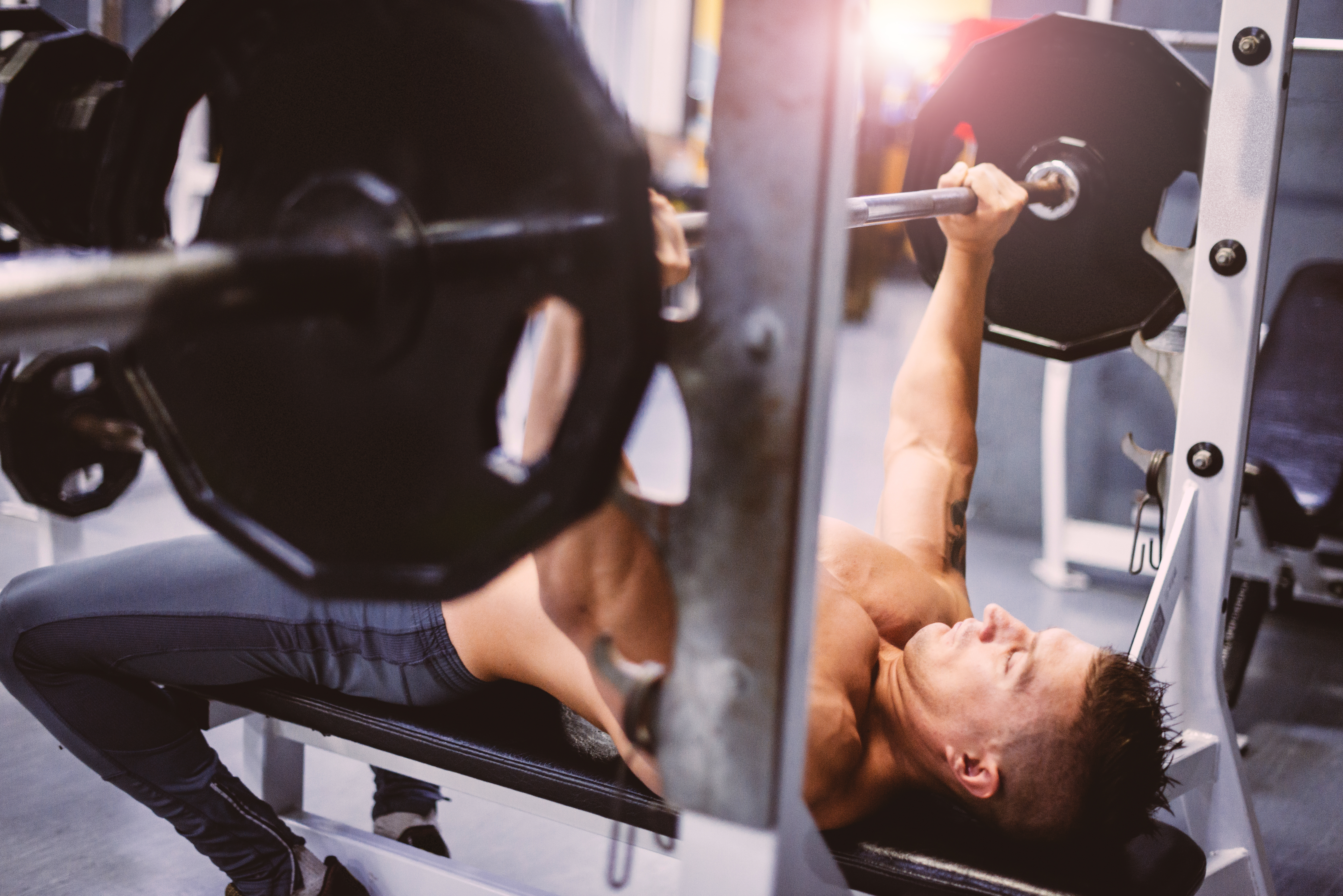 Ten stone lifter bench presses 165 kilos, other gym users lo