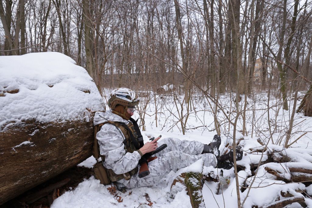 Russians using phones to locate Ukrainian soldiers