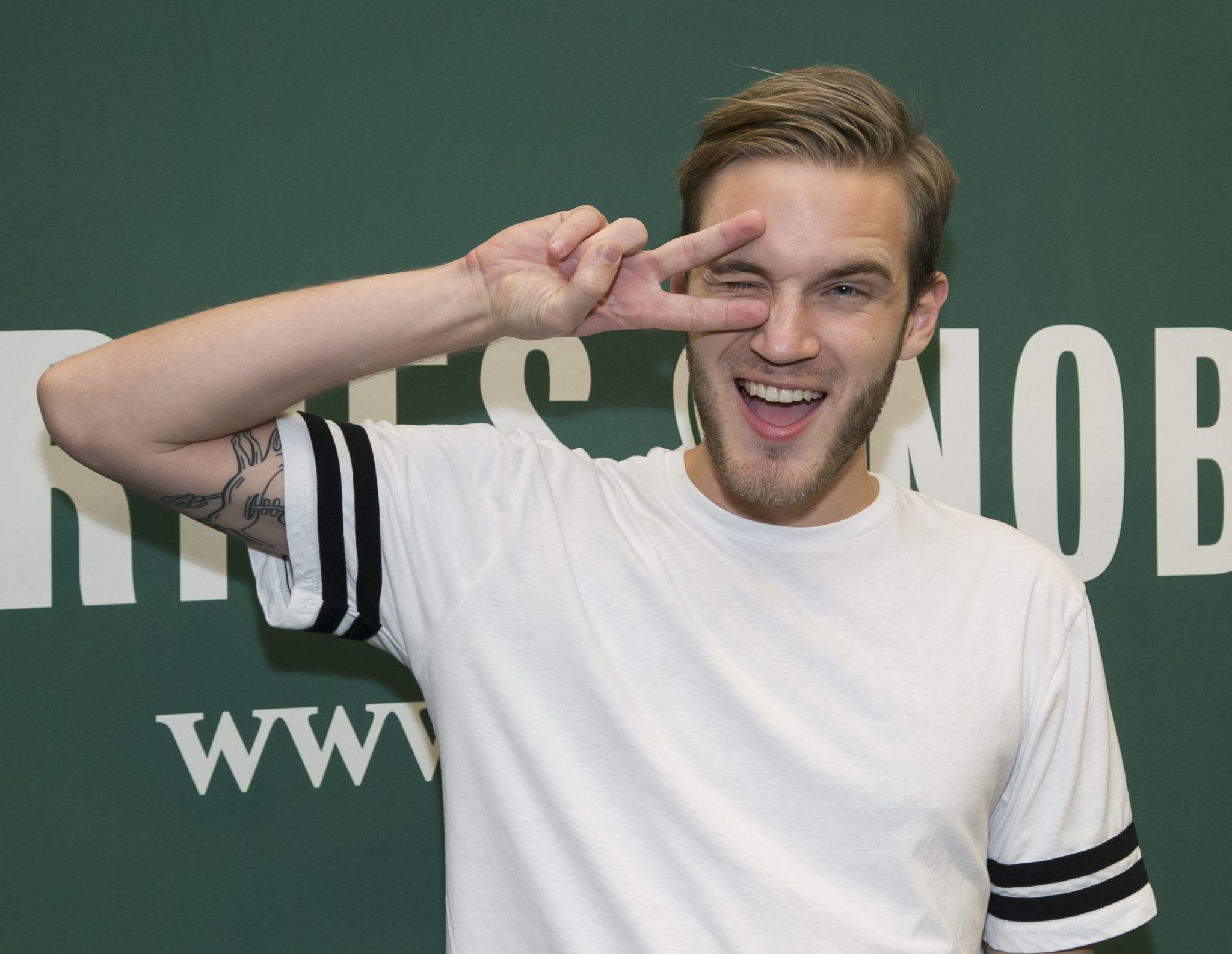 LOS ANGELES, CA - OCTOBER 30: Comedian PewDiePie signs his new book "This Book Loves You" at Barnes & Noble at The Grove on October 30, 2015 in Los Angeles, California. (Photo by Vincent Sandoval/WireImage)