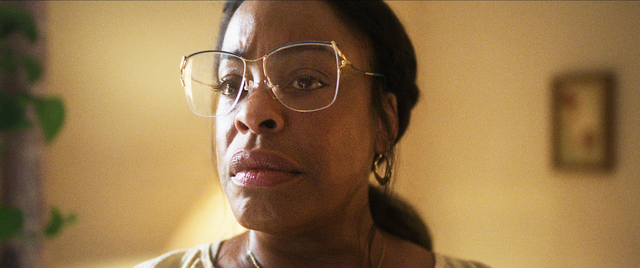 Niecy Nash as Glenda Cleveland in the Netflix limited series 'Monster: The Jeffrey Dahmer Story' (Image: Netflix)